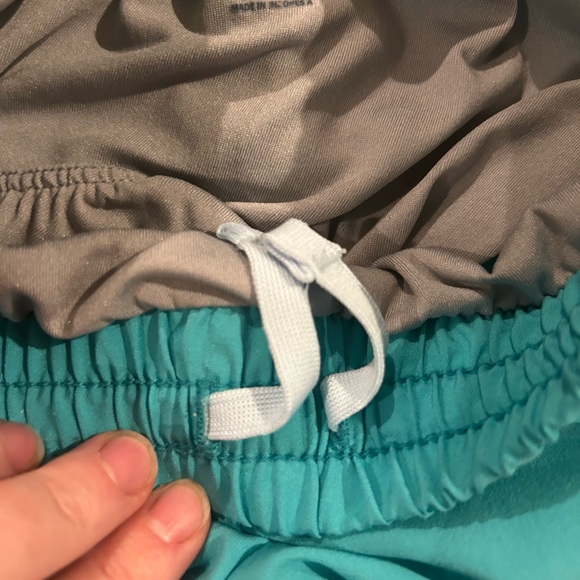 Girls 6/7 old navy athletic shorts - Picture 4 of 5